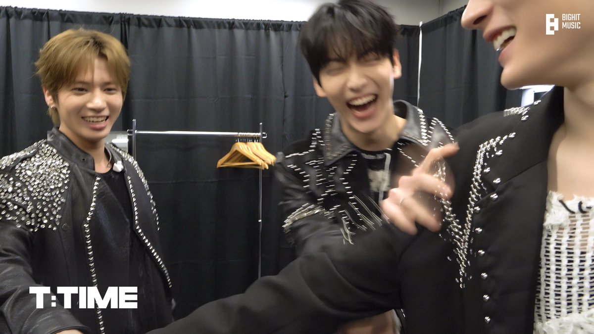 TXT_bighit's tweet photo. 마지막까지 귀엽고 귀여웠던 모아콘 🎁
MOA CON #HYOGO 에서 있었던 일들 | T:TIME | TXT (투모로우바이투게더)
(https://t.co/crSG2VDWup)

#투모로우바이투게더 #TOMORROW_X_TOGETHER #TXT
#TXT_MOACON #2026_TXT_MOACON https://t.co/POrmxv1jxi