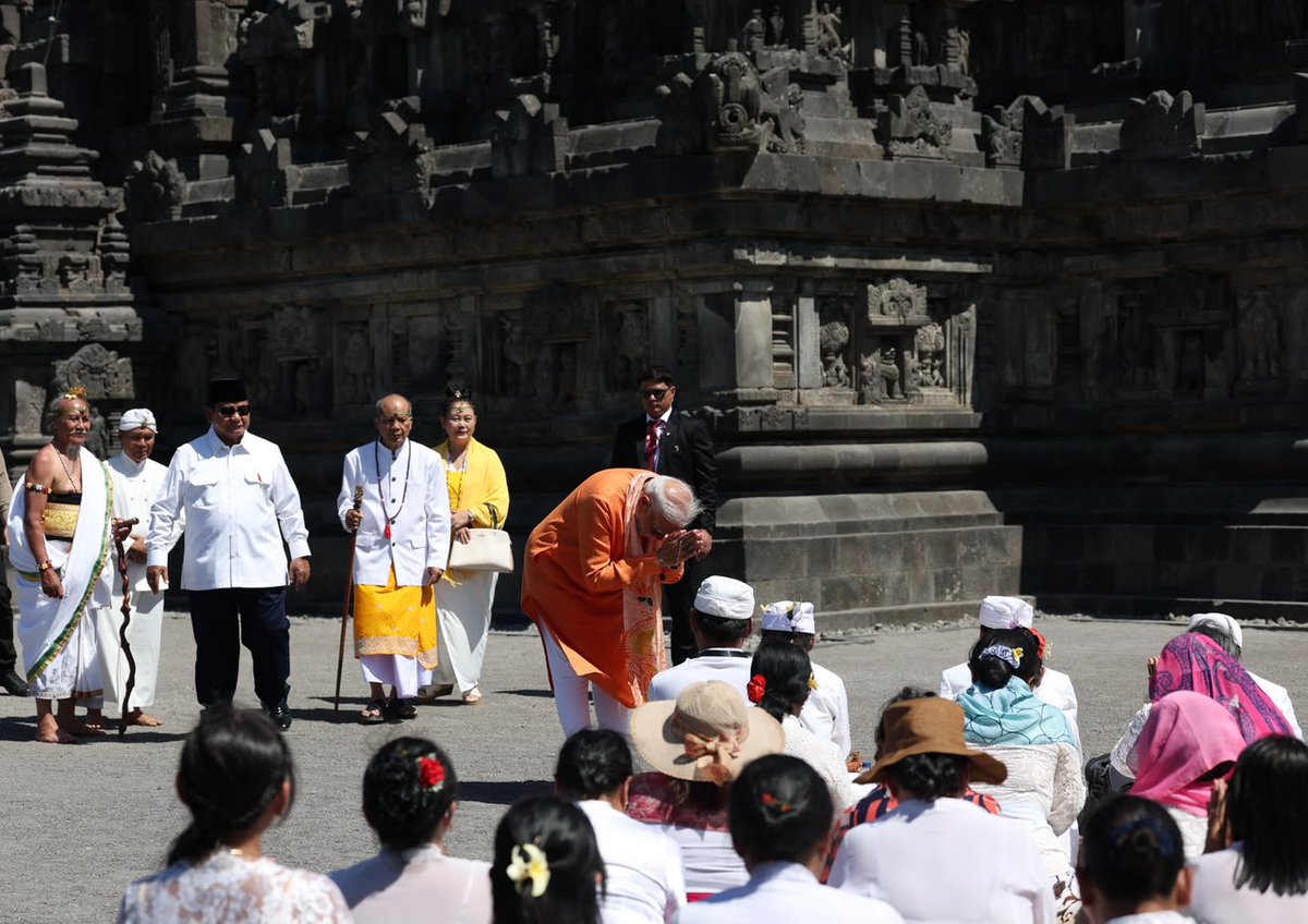 erbmjha's tweet photo. Hindu temples are the greatest architectural marvels ever built. Just look at the Prambanan Temple in Indonesia.

Love him or hate him, no other PM ever promoted Hindu heritage like Modi does 🗿 https://t.co/YfBUnX2BHN
