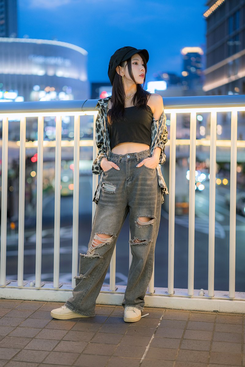 Model ゆなしー @yuna_photo43 「Night Portrait」 SONY α7RⅤ / ZEISS