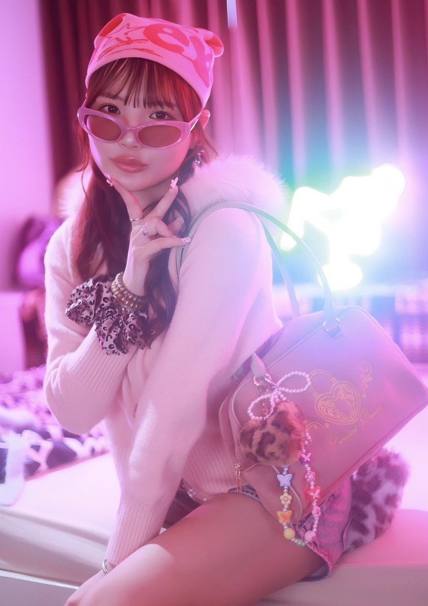deeps__mmg's tweet photo. 【Teaser Photo #1】
夏を遊び尽くすなら、やっぱギャルっしょ★この夏イチバンの太陽も彼氏も嫉妬させるアゲアゲギャルサマー！今年の主役もいただき♡

予約おねしゃす
https://t.co/FmpsvLRWP6

佐藤愛瑠さん@s_meru0 https://t.co/krRfbEoo4W