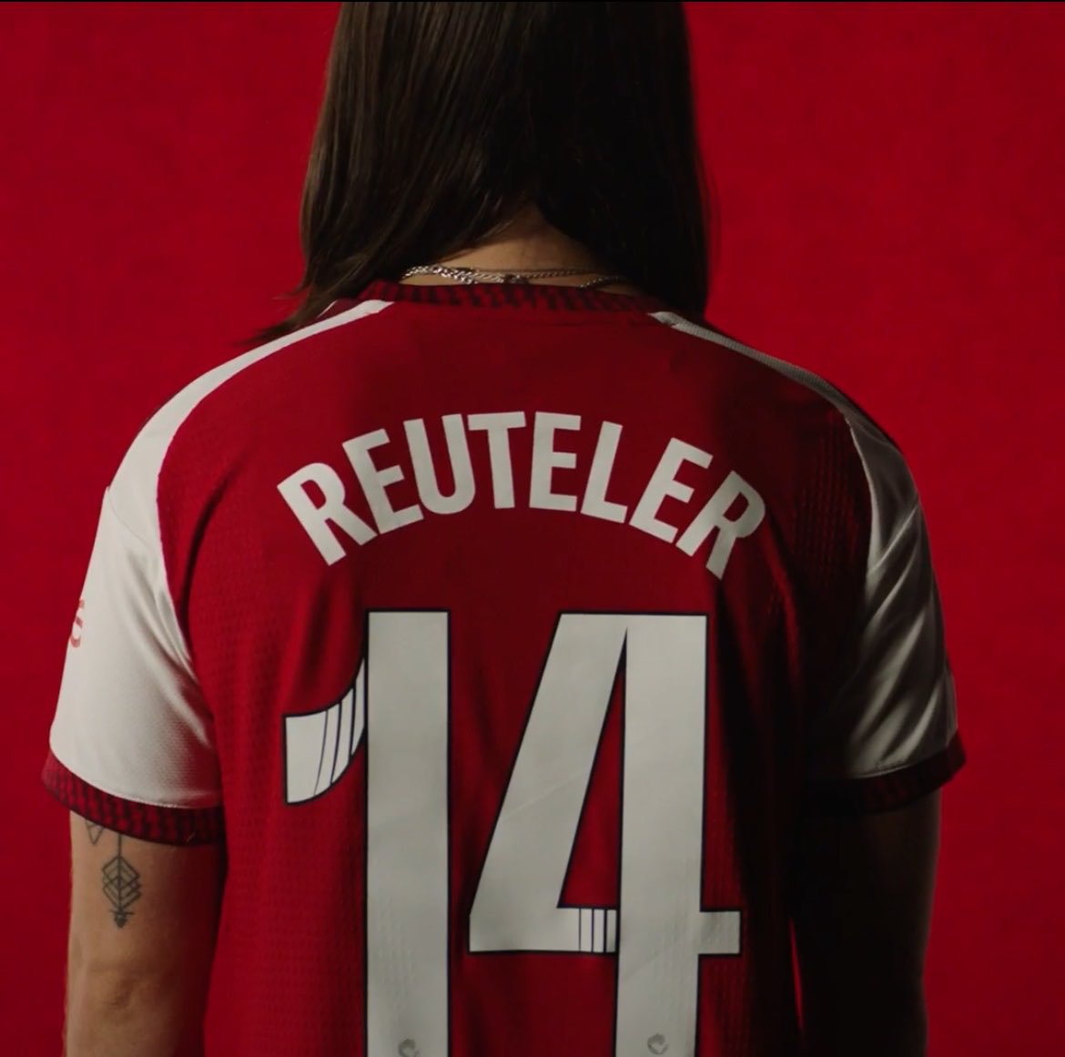 vndomselaar's tweet photo. #14 will continue to be in good hands ❤️ https://t.co/45h0c0koT9