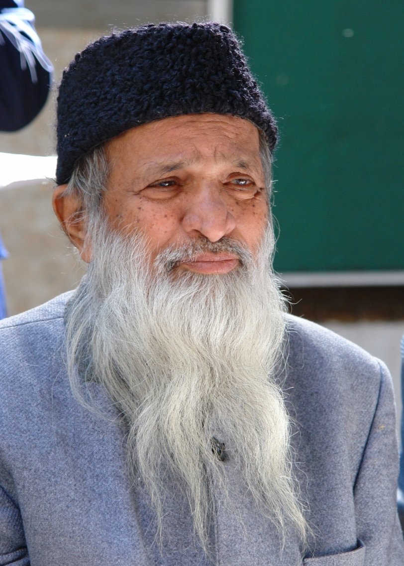 AP_018's tweet photo. آج قوم ہمارے قومی ہیرو سر عبدالستار ایدھی صاحب کی دسویں برسی منا رہی ہے، جن کا انتقال 8 جولائی 2016 کو ہوا تھا۔ وہ "امیر ترین غریب آدمی" جنہوں نے ہمیں انسانیت کی خاطر بے لوث جدوجہد کرنا سکھایا۔ https://t.co/GtqLY0Q4iq