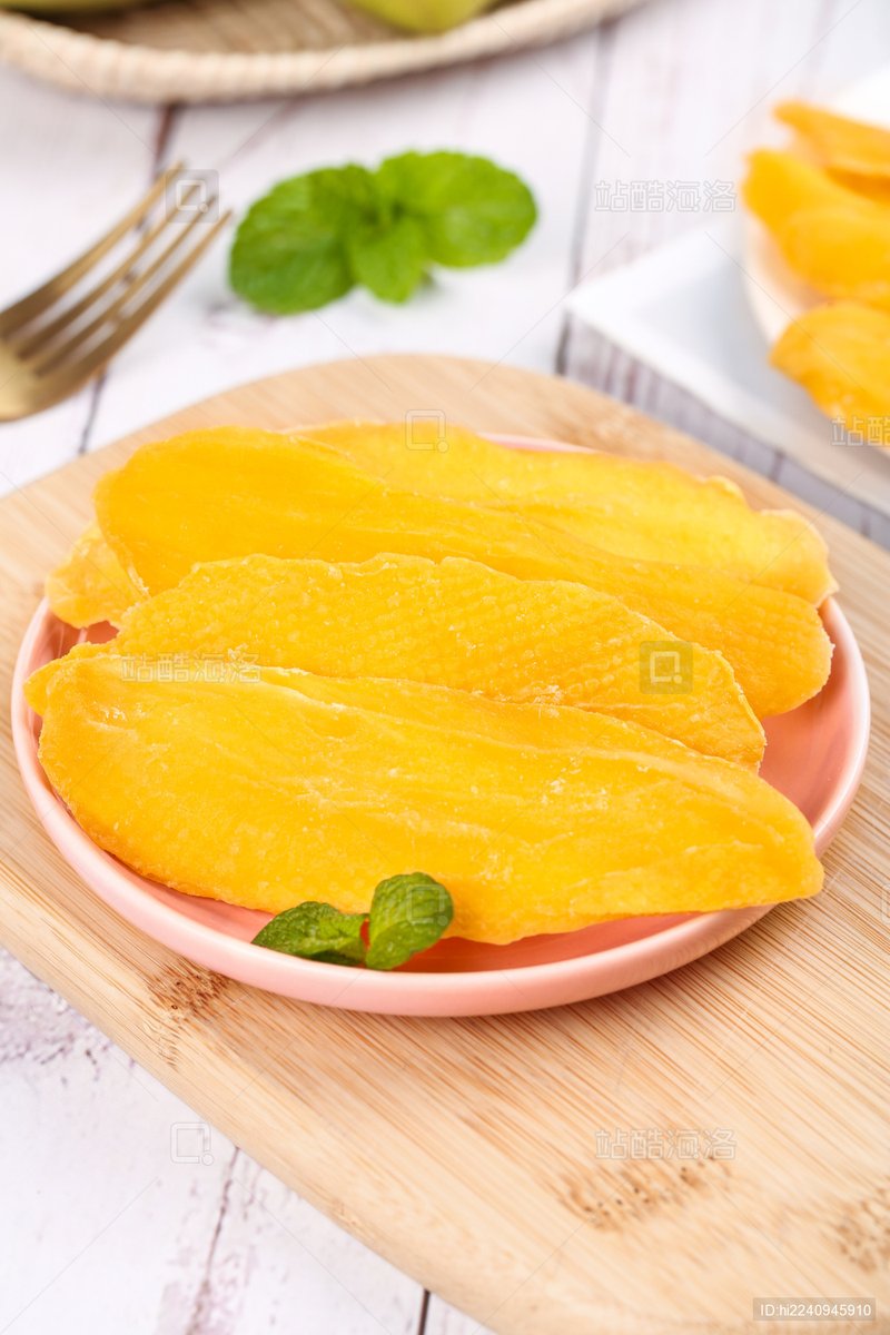 dogsta69's tweet photo. Sharing my favorite crispy mango dried slices with you all! Sweet, chewy, and totally addictive—grab a bag for your snack break today  #SnackShare #MangoLovers， https://t.co/3S2HBtjDn4