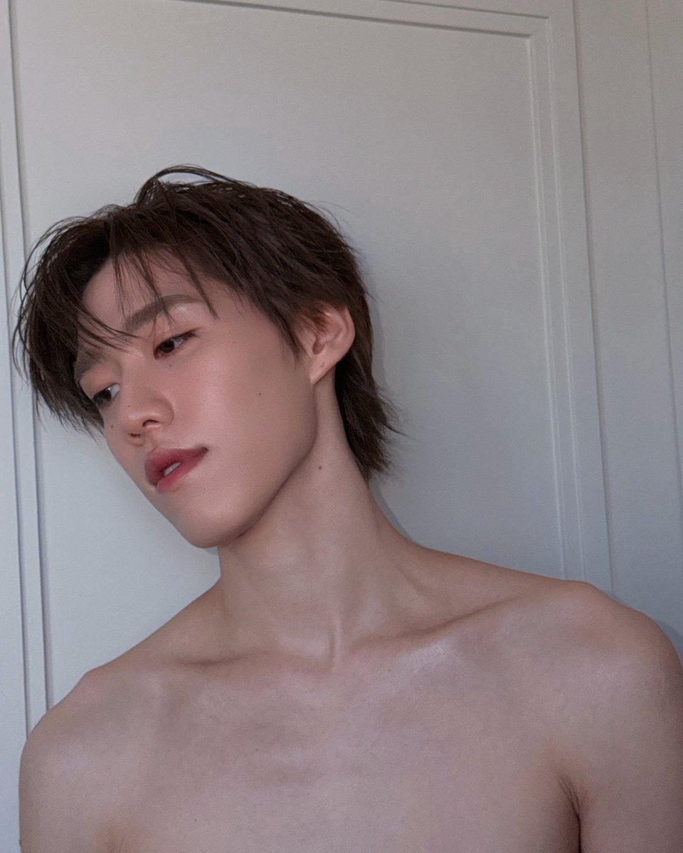 Echo01k's tweet photo. PP KRIT AT BALENCIAGA COUTURE55
#Balenciaga55thCouturexPPKRIT
#BalenciagaxPPKRIT
#BalenciagaCouture 
#Balenciaga #PPKritt https://t.co/yX0llJuBmA
