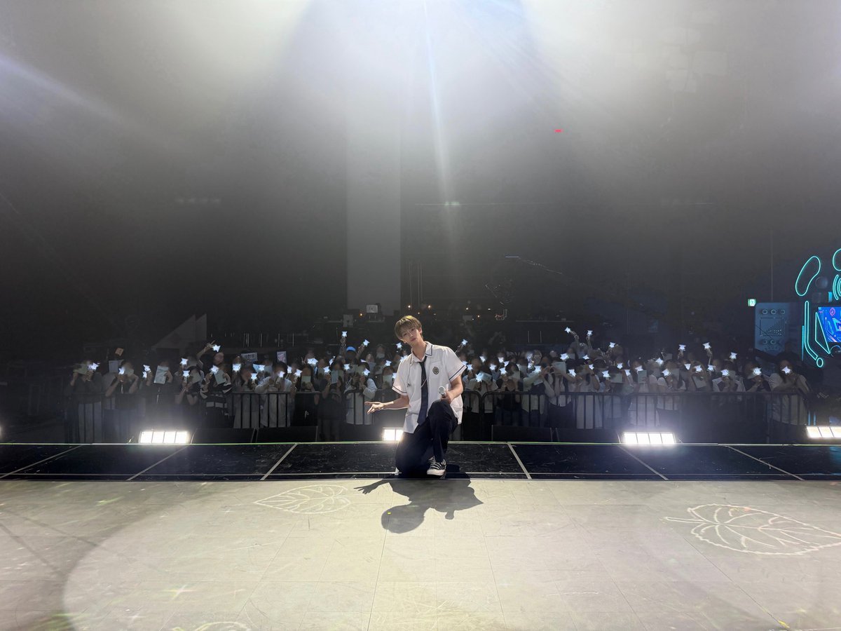 haneum_Official's tweet photo. [#장한음]
오랜만에 사녹해서 좋았다~~💕 응원법도 엄청 크게 들려서 행복했던 쇼챔!!
사녹부터 본방까지 함께해 줘서 고마워요🤍 남은 활동도 재밌게 놀자아ㅏ

#JANGHANEUM #HANEUM #친구에게_떨릴_수는_없는_거잖아 https://t.co/q9A09HTLTv