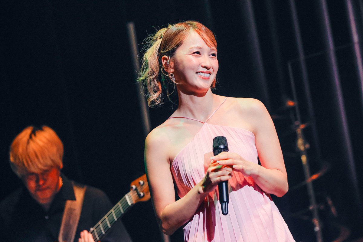 oricon's tweet photo. Dream Ami、デビュー記念日にライブ開催
24周年をDreamメンバーが祝福✨️

「ヒマワリ」など代表曲を熱唱

4人で届けた特別な一夜
2部制の2ndステージをレポ✍️
https://t.co/avDCpTwew3 https://t.co/slRe8fwKls