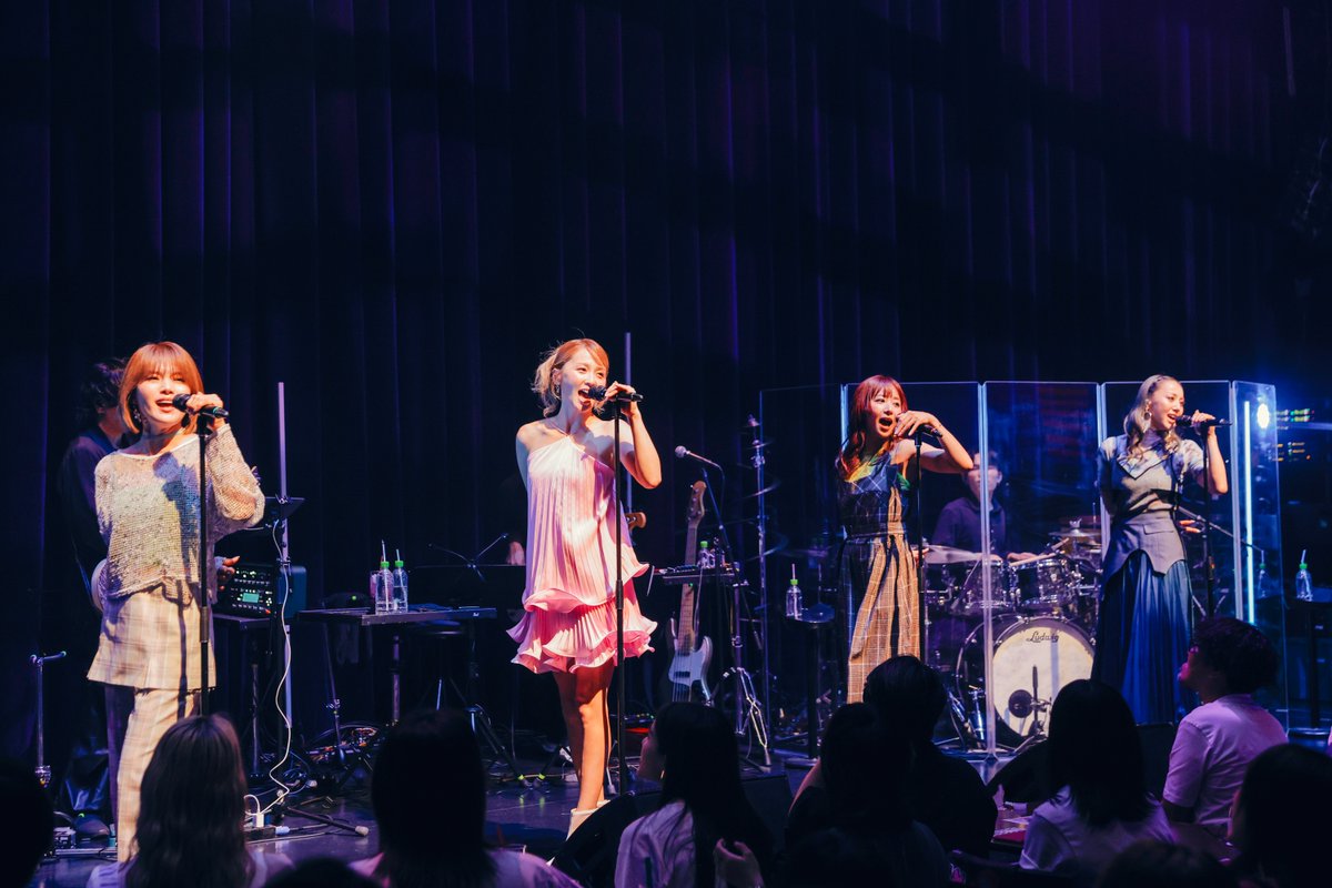 oricon's tweet photo. Dream Ami、デビュー記念日にライブ開催
24周年をDreamメンバーが祝福✨️

「ヒマワリ」など代表曲を熱唱

4人で届けた特別な一夜
2部制の2ndステージをレポ✍️
https://t.co/avDCpTwew3 https://t.co/slRe8fwKls