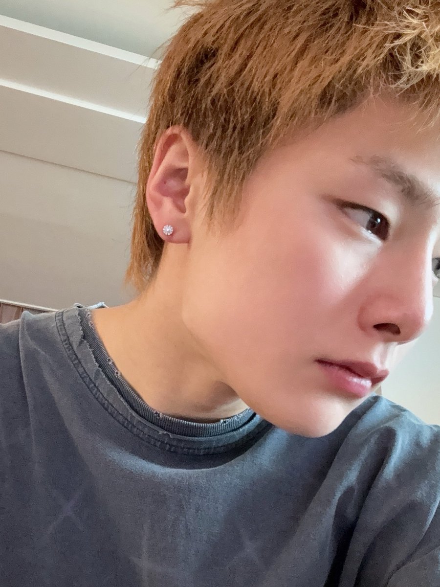 Hyunin tweet media