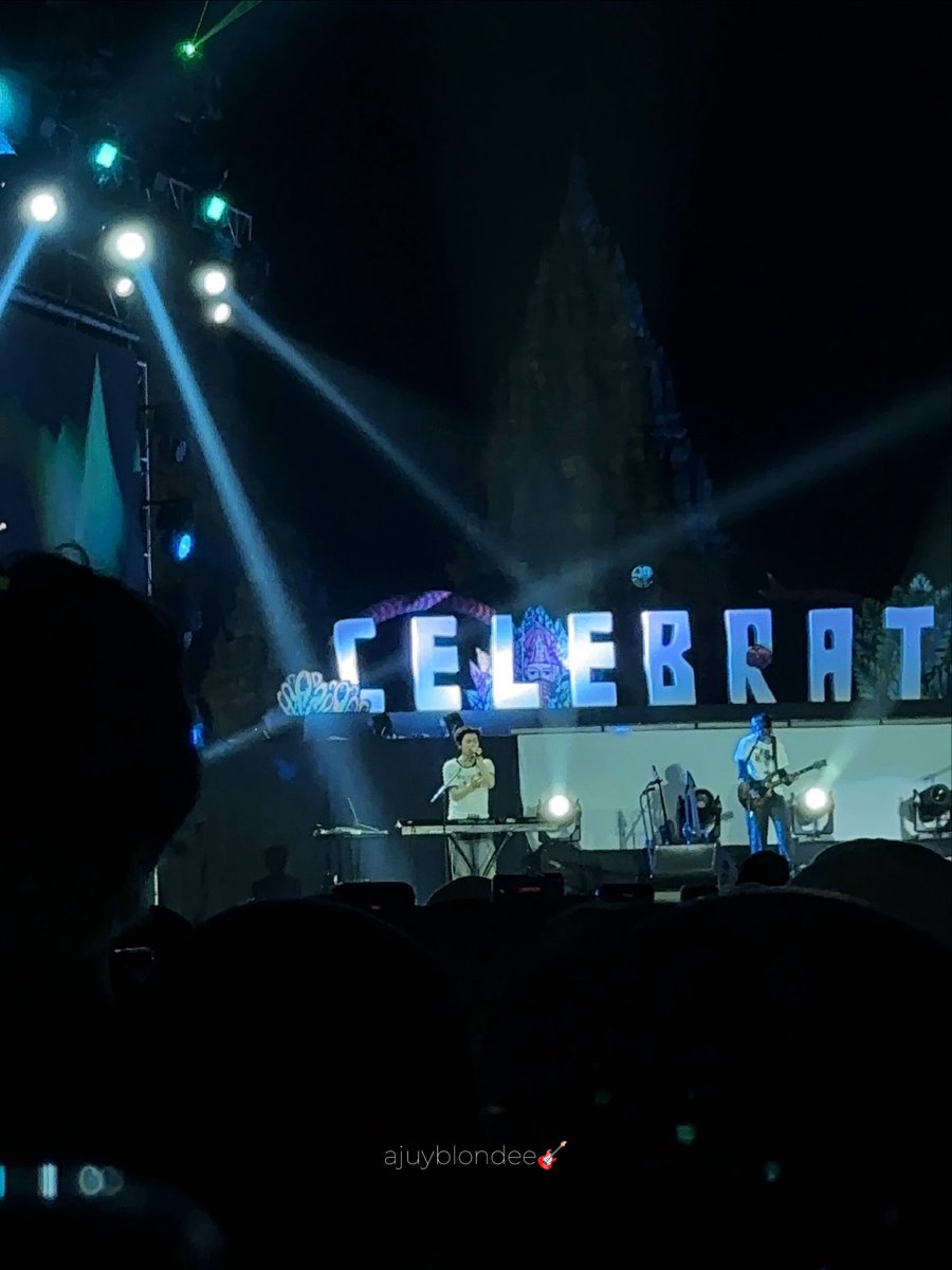 ajuyblondee's tweet photo. mantep bgt euyy

#jungsu #jooyeon #xdinaryheroesinprambananjazzfestival2026 https://t.co/2G9gIV1rPo