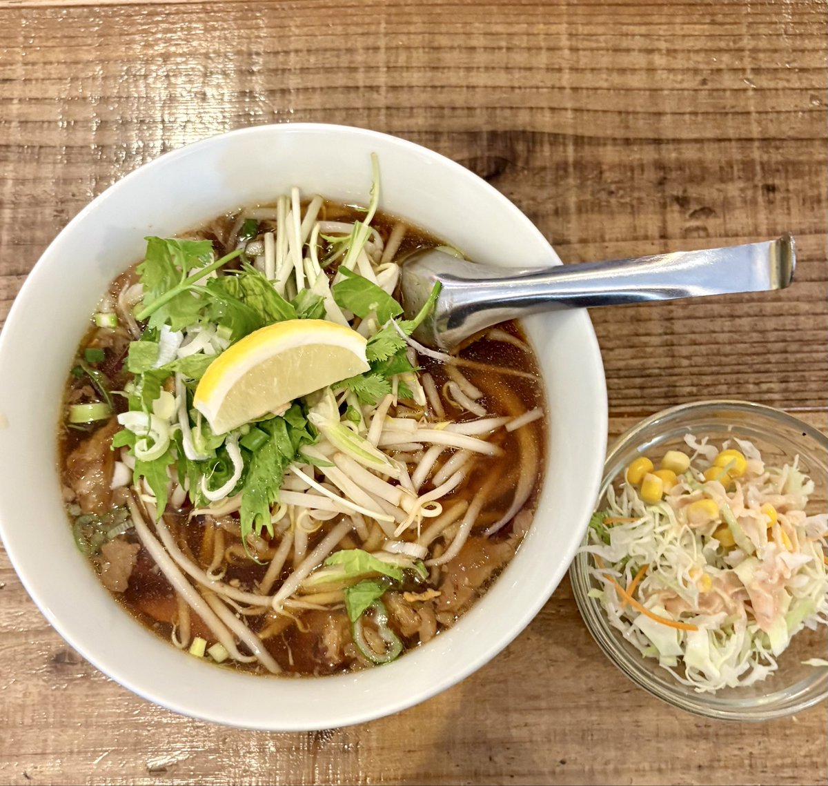 yaboo3rd's tweet photo. ヌアブアイ。（牛スジ煮込みビーフン）
#今日のお昼ご飯 https://t.co/HM3pP8U4BI