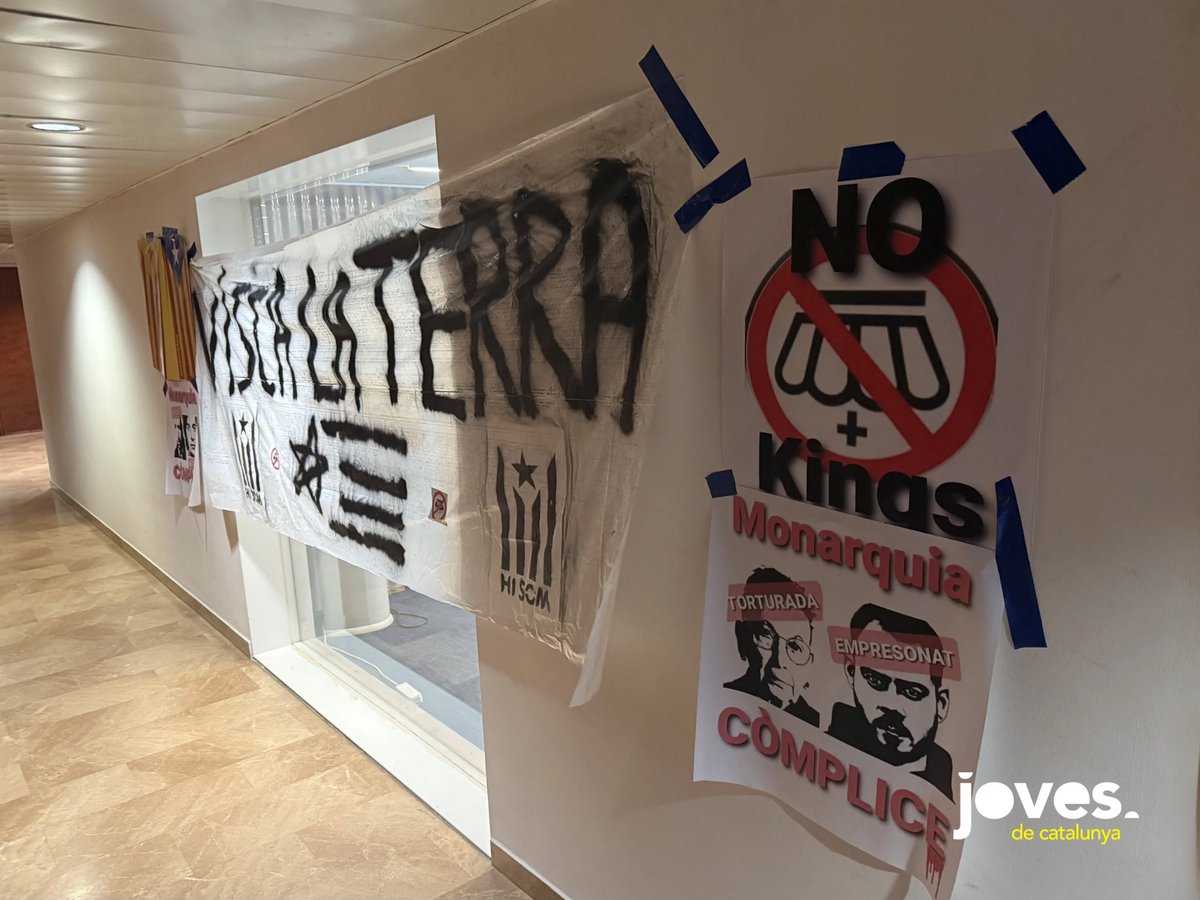 assembleajoves_'s tweet photo. 📣 Comunicat de la Coordinadora Antimonàrquica (CACGI)

Llegeix el comunicat complet aquí:
https://t.co/vhkVn8OOwH https://t.co/Da5pPZSrl6