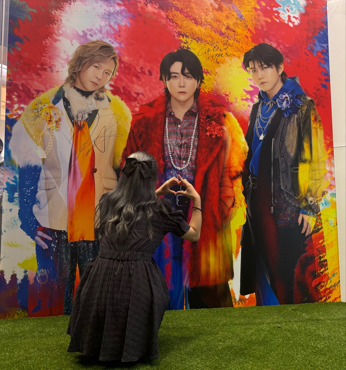 P9Xa8's tweet photo. ㊗️デビュー11周年！！！

TikTokで流れてきたAtlantisのANTENNAをきっかけにノアの方舟のライビュでお母さんとハマりました！今も親子で応援してます！
高校生の時、たくさん楽曲に助けてもらって今があります！

本当におめでとう！そしてありがとう！

これからもミセス🍏が笑顔であってほしいな！ https://t.co/66DRXKIw90