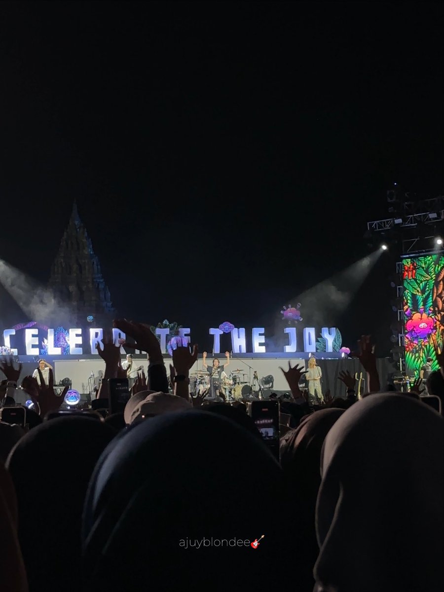 ajuyblondee's tweet photo. gaon : Halo semuanyaaa😆
villains : Kyaaaa😆🙌🙌🙌

#xdinaryheroesinprambananjazzfestival2026 https://t.co/t9cWEcADDY
