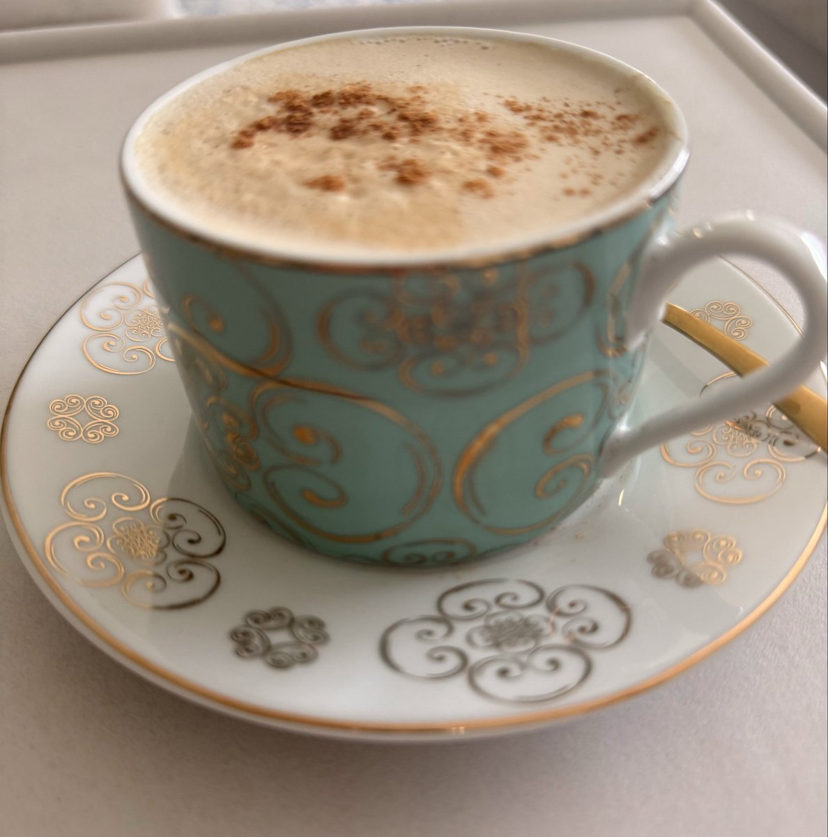 alm3aly's tweet photo. فنجان القهوة يعرف كيف يسحب ضجيجك .. https://t.co/iFvtJyaIUX