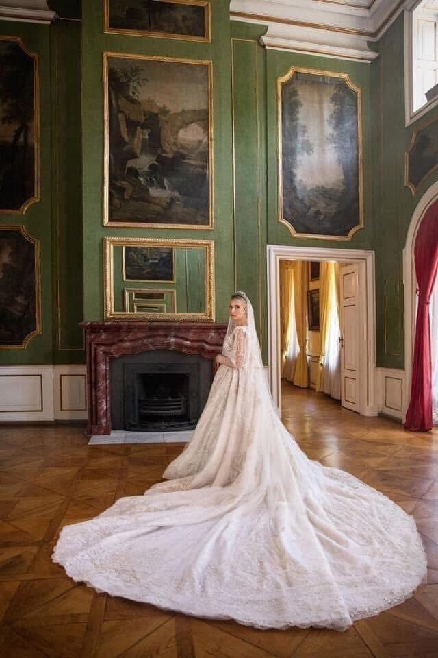 VBeaumel's tweet photo. Le samedi 8 juillet 2017 … 9 ans de mariage, Noces de Faïence.
💒 ✨ Mariage religieux de SAR le Prince héréditaire Ernst-August Junior de Hanovre et de Ekaterina Malysheva. https://t.co/tUFqdwHUcz