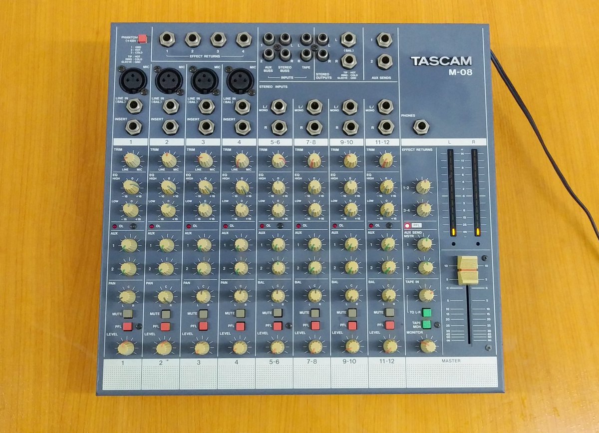M-08 TASCAM アナログミキサー