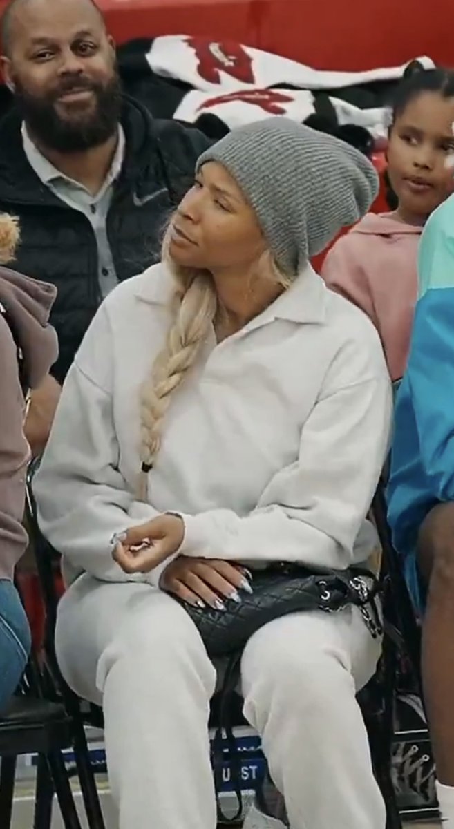 RhudeBoi_Hec's tweet photo. 🤣 Savannah reaction > Bron reaction https://t.co/bWkN0D0A9K