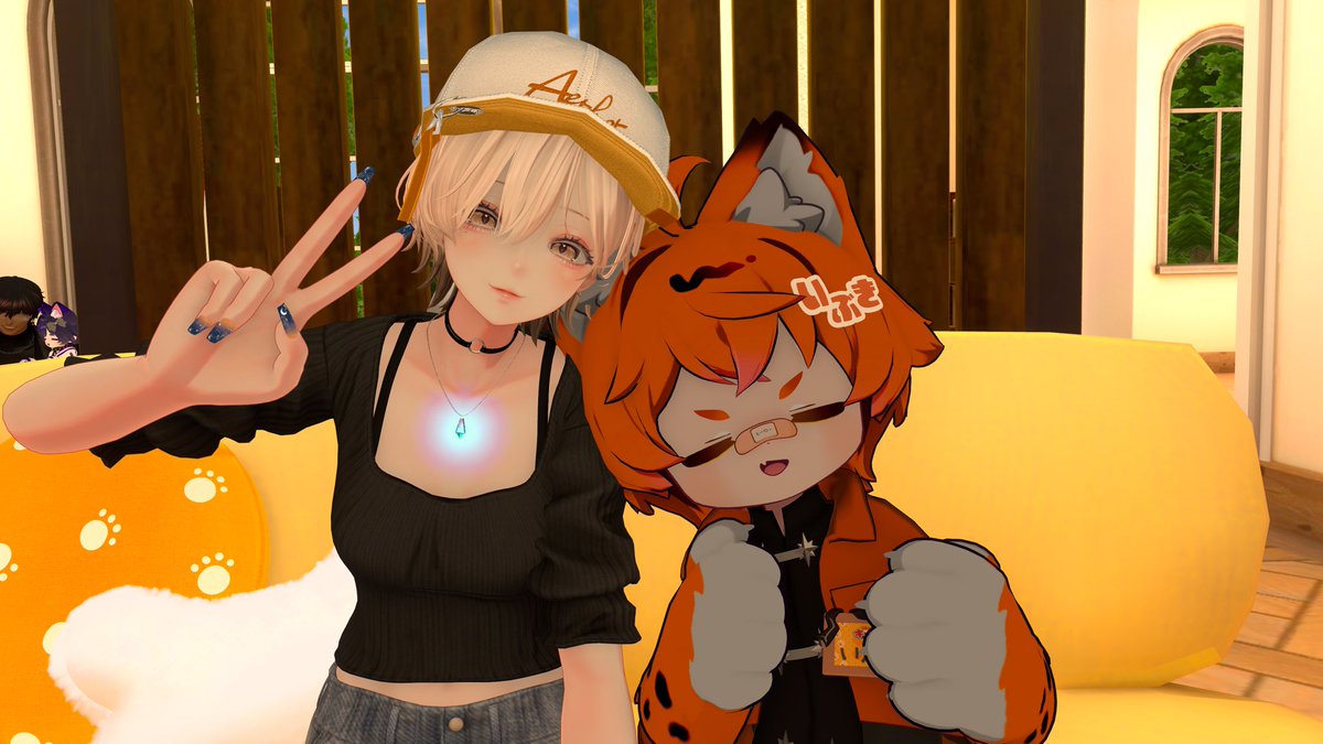 ckro_v's tweet photo. #キャッフェVRC の第1回に参加してきました〜✨
プレオープンの時もお邪魔してたんだけど、本当に全員可愛くって、この瞬間は疲れも悩みも全部飛んでいく。可愛いって世界を救うんだよね。
本当に過剰評価でなく、可愛いし演出も素敵なので全人類行って欲しい。リルレオ好きは絶対に！
また行く絶対😭 https://t.co/CHhw4UE74w