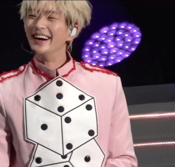 hourlyjinki's tweet photo. #온유 #ONEW #オニュ@SHINee @ONEW_GRIFFIN https://t.co/OEr4N00Gl7