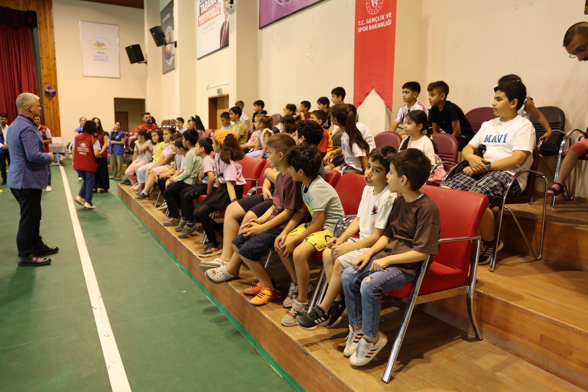 Mus_GM's tweet photo. #GSBGençlikYazKulübü, İl Müdürümüz Yusuf Kılıç’ın katılımıyla 📍Gençlik Merkezi’nde başladı. 🎳🏀🧩
Yaz boyunca çocuklarımız; spor etkinlikleri, akıl ve zekâ oyunları ile hem eğlenecek hem de yeni deneyimler kazanarak dolu dolu bir yaz geçirecek. 😊📸

#GSBGM
@OA_BAK https://t.co/vdkF62dVCn