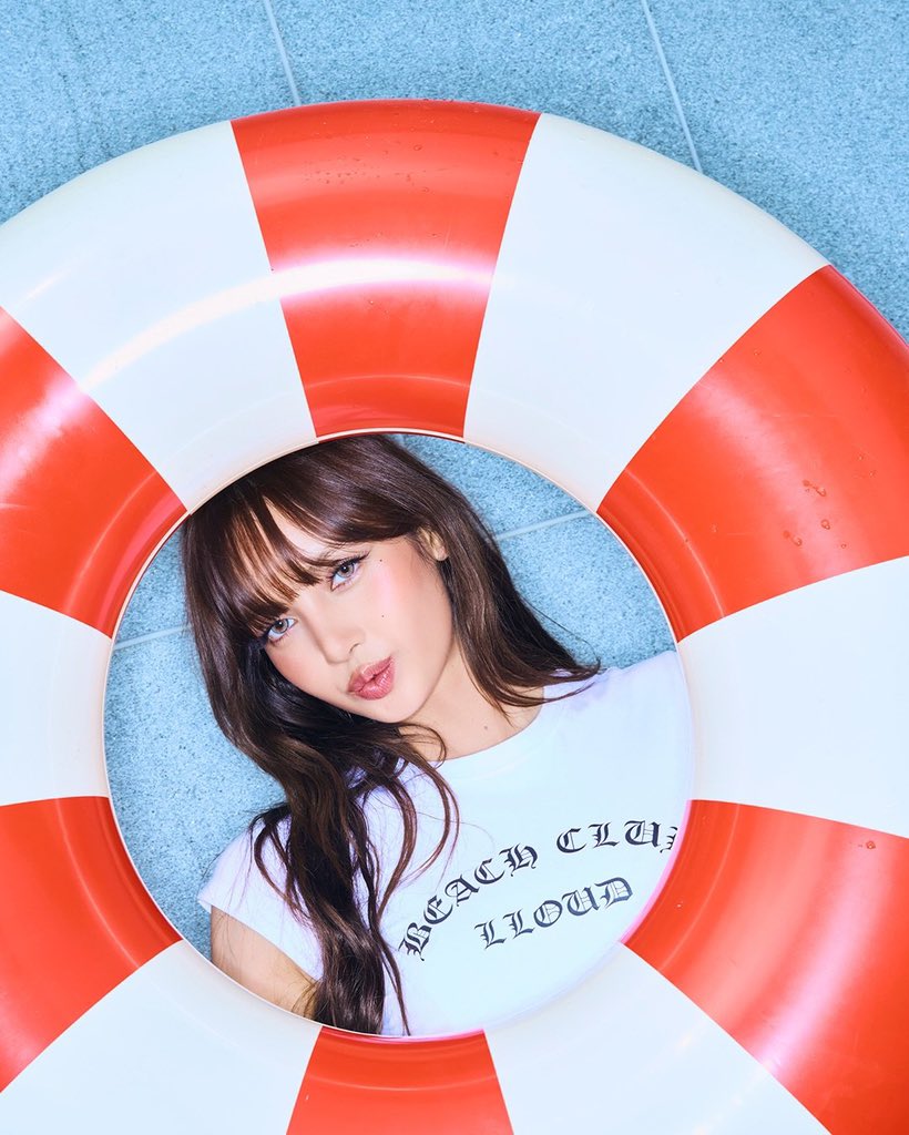 lalalaliss327's tweet photo. lisa is literally perfect, wow https://t.co/ckNaEQFx4p