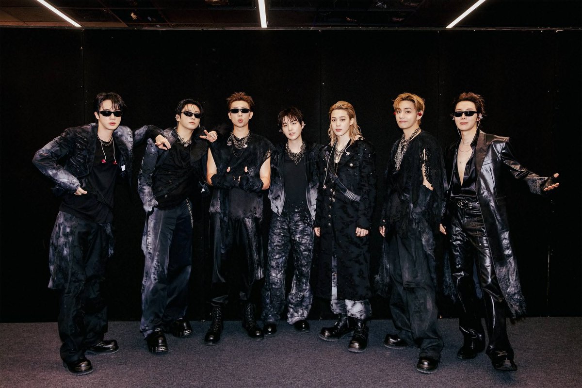 btschartsxdaily's tweet photo. [NEWS] #BTS Collaborates Specially with British Museum… Highlighting Korean Cultural Heritage

According to their agency, BTS is hosting the participatory program "Korea Gallery Trail " at the British Museum from the 6th (local time) to the 23rd as part of "BTS The City Arirang - London" (hereinafter "The City London"). 

"The City London" is a project that reimagines London as a music experience space themed around "Arirang," a Korean cultural asset and the title of BTS's album. The 

"Korea Gallery Trail," a collaboration with the British Museum, is a program designed to allow visitors to view selected artifacts from the permanent exhibition of the Korean Gallery that resonate with the hope, resilience, and sense of belonging inherent in "Arirang."
