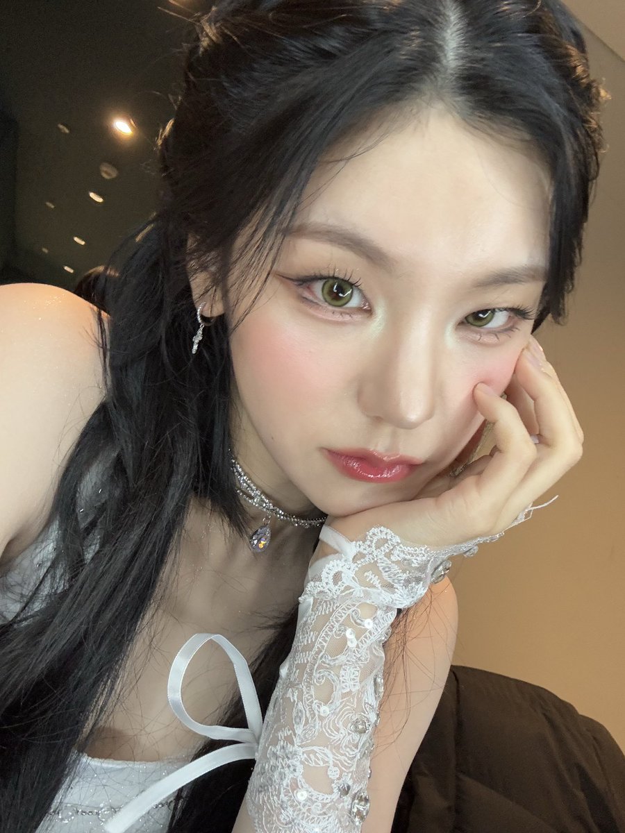 yjsdalla's tweet photo. most gorgeous dreamy eyes https://t.co/cMwVqUlf2O