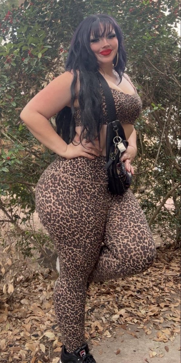 HeavyDrinkingEp's tweet photo. @RukiaKuchiii Only thing guilty is you nearly causing leopards to go extinct for that much fabric 💀💀 https://t.co/1eKKzITwqm