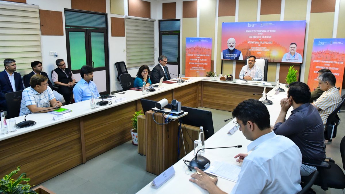 BhajanlalBjp's tweet photo. आज मुख्यमंत्री निवास पर ऊर्जा विभाग एवं इंटरनेशनल सोलर अलायंस के प्रतिनिधियों के साथ बैठक की।

इस अवसर पर राजस्थान सरकार एवं आदरणीय प्रधानमंत्री श्री @narendramodi जी के दूरदर्शी नेतृत्व में स्थापित इंटरनेशनल सोलर अलायंस के बीच 'Framework for Action (FFA): Advanced Clean Energy-driven Sustainable Development' पर हस्ताक्षर किए गए। यह समझौता राजस्थान को स्वच्छ ऊर्जा, वैश्विक सहयोग, निवेश और नवाचार के नए आयामों से जोड़ते हुए हरित विकास की दिशा में एक महत्वपूर्ण मील का पत्थर सिद्ध होगा।

माननीय प्रधानमंत्री जी के मार्गदर्शन में राजस्थान ऊर्जा परिवर्तन का अग्रदूत बनकर उभर रहा है। मुझे पूर्ण विश्वास है कि यह साझेदारी विकसित राजस्थान के संकल्प को नई ऊर्जा प्रदान करेगी तथा आने वाली पीढ़ियों के लिए समृद्ध, सुरक्षित, आत्मनिर्भर और सतत भविष्य की मजबूत नींव रखेगी।