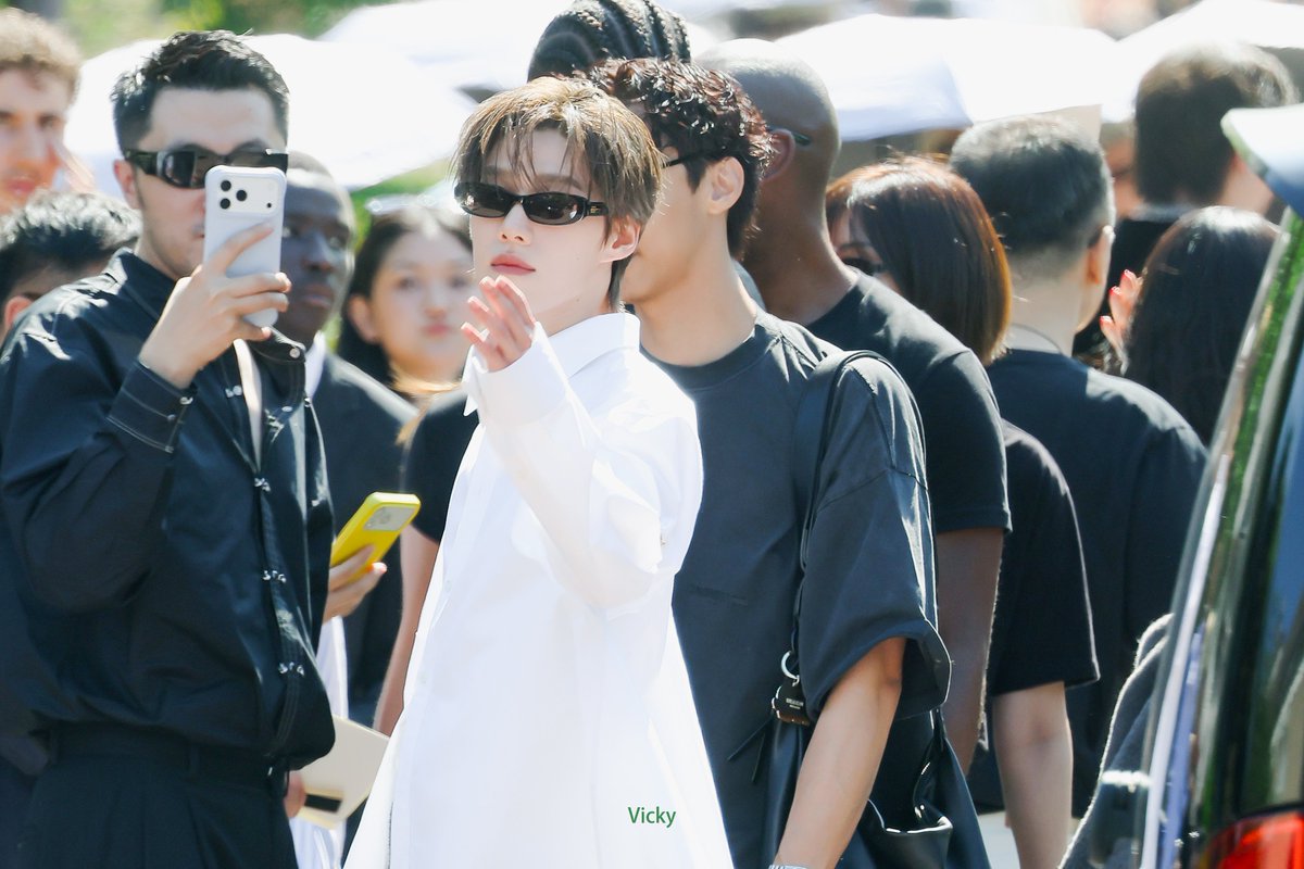 Vicky87923's tweet photo. #Balenciaga55thCouturexPPKRIT
PP KRIT AT BALENCIAGA C
OUTURE55
#PPKRITEnRouteParis 
#BalenciagaCouture #Balenciaga
#PPKritt https://t.co/em71VaornY