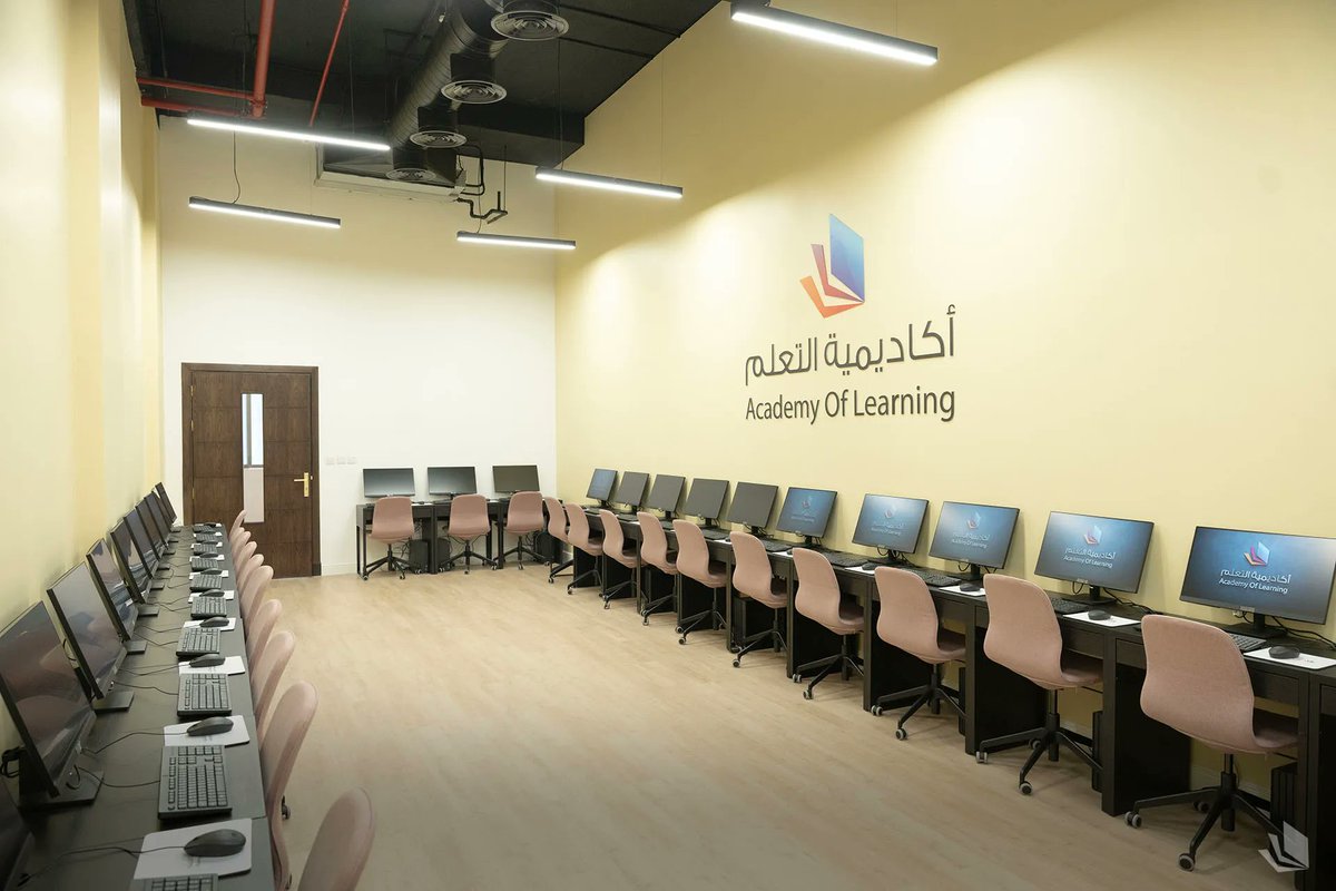naifco's tweet photo. شركة أكاديمية التعلّم @AOLKSA وقعت اتفاقية مع صندوق تنمية الموارد البشرية (هدف) لتنفيذ برامج تدريب وتأهيل مبتدئة بالتوظيف 

مدة العقد سنة، بقيمة تتجاوز 405 ملايين ريال

ألف مبروك يا أبو محمد @Khalid_Alammar ما وصلت إليه الشركة اليوم هو ثمرة عمل وجهد متواصل https://t.co/Y8PNOENgoJ