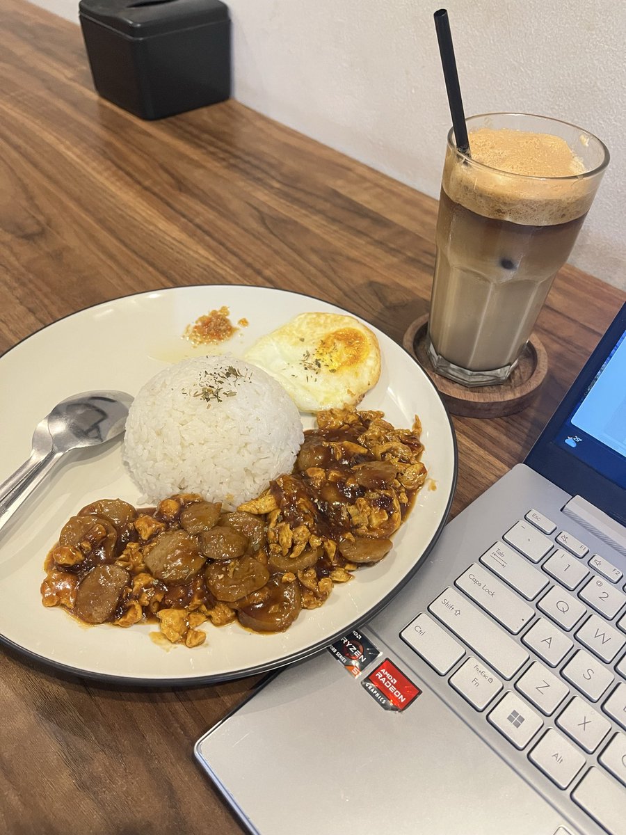 belovedbita's tweet photo. ₊ rekomendasi cafe 𖦹🍜🥢୭˚.

9/10 super duper pw, affordable, banyak buku yang bisa dibaca.

Nilai plusss lainnya ini tuh COCOKK BANGETT menyendirii, karena areanya cukup kecil🤏🏻 

📍Studio Damai, Surabaya https://t.co/aEs4ruvd5s