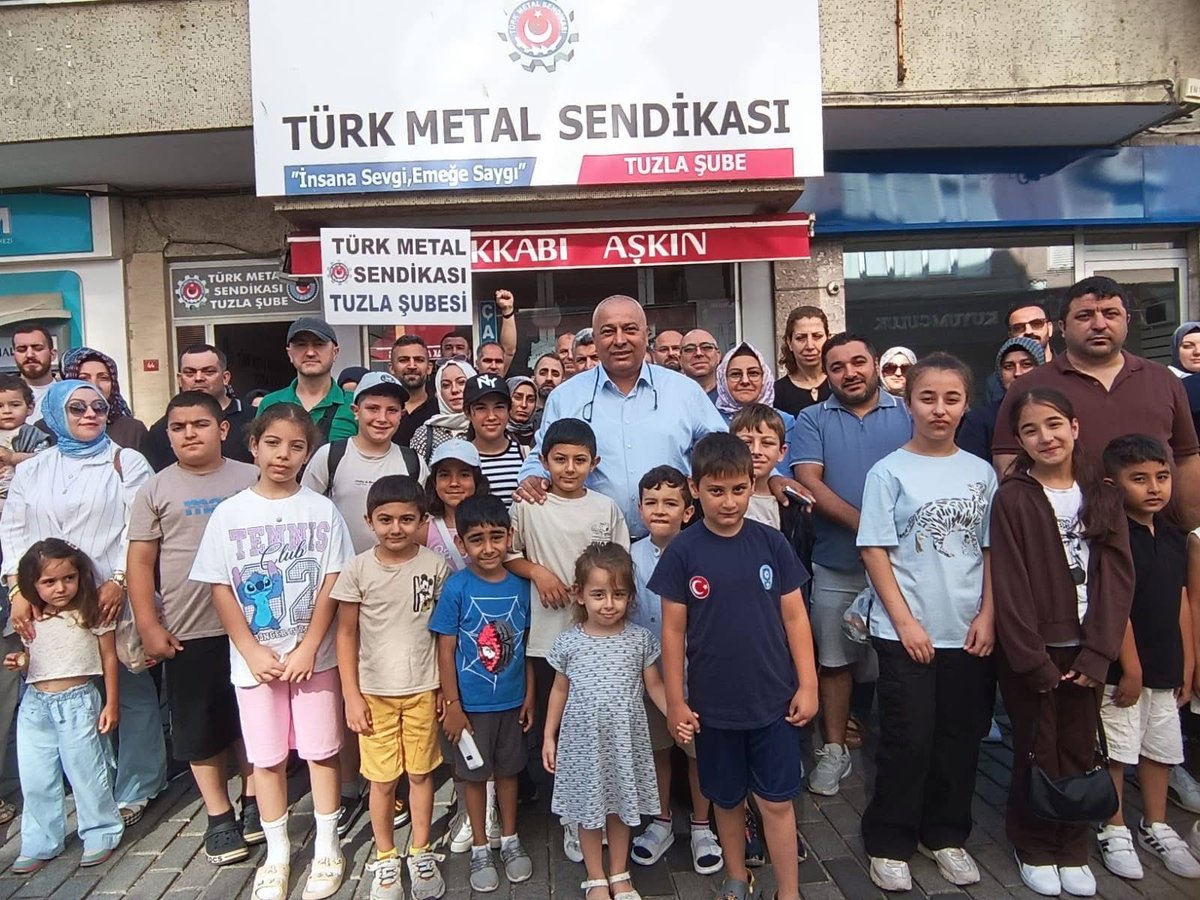 TmsTuzlasb's tweet photo. Tuzla Şube Başkanımız Sayın Yusuf İKİSİVRİ, Sosyal Sendikacılığın öncüsü Türk Metal’in Ankara Büyük Anadolu Otel’de düzenlenecek eğitim programına Tuzla Şube’sine bağlı işyerlerinde çalışan üye, eş ve çocuklarını temsilcilerimizle birlikte yolcu etmiştir. https://t.co/aF45WVpw53