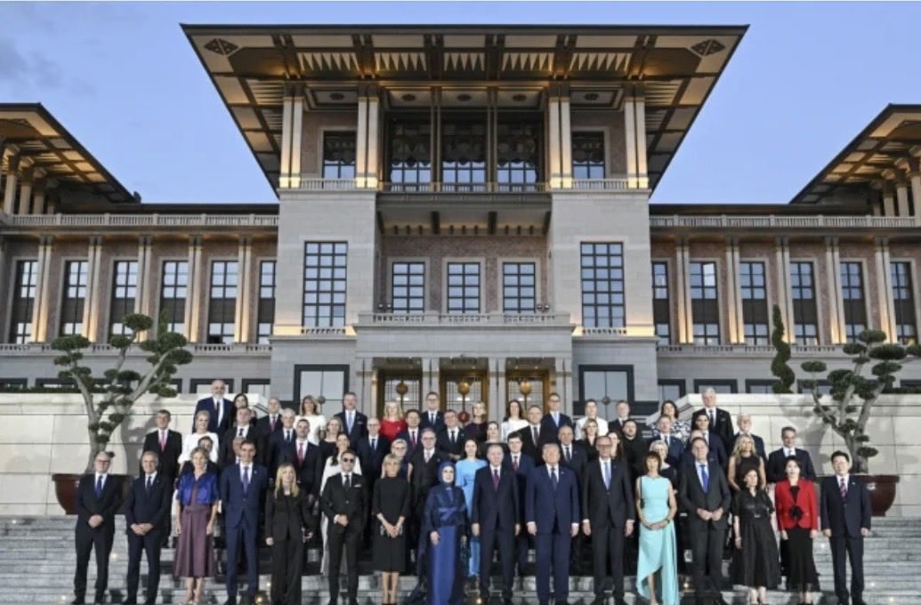 rabiaaornek's tweet photo. Bu katil çeteleriyle övünmenin iftihar etmenin  izahı yok utanıyorum.!
#siyonist
#NatoyaHayır 
#FilistinBizimDavamız https://t.co/h6quw4ONS7