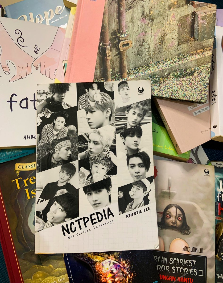 credOLIN's tweet photo. Tweeps, saya dapat kiriman buku-buku sebanyak ini dari seorang teman. Buku-bukunya sudah tidak dibaca lagi dan saya dimintai tolong untuk membagikan kepada teman-teman yang mau.
Besok saya foto dulu satu² yaa. 
Kalau ada yang berminat nanti tinggal ganti ongkirnya aja.
#giveaway https://t.co/isWPwcH6Pv