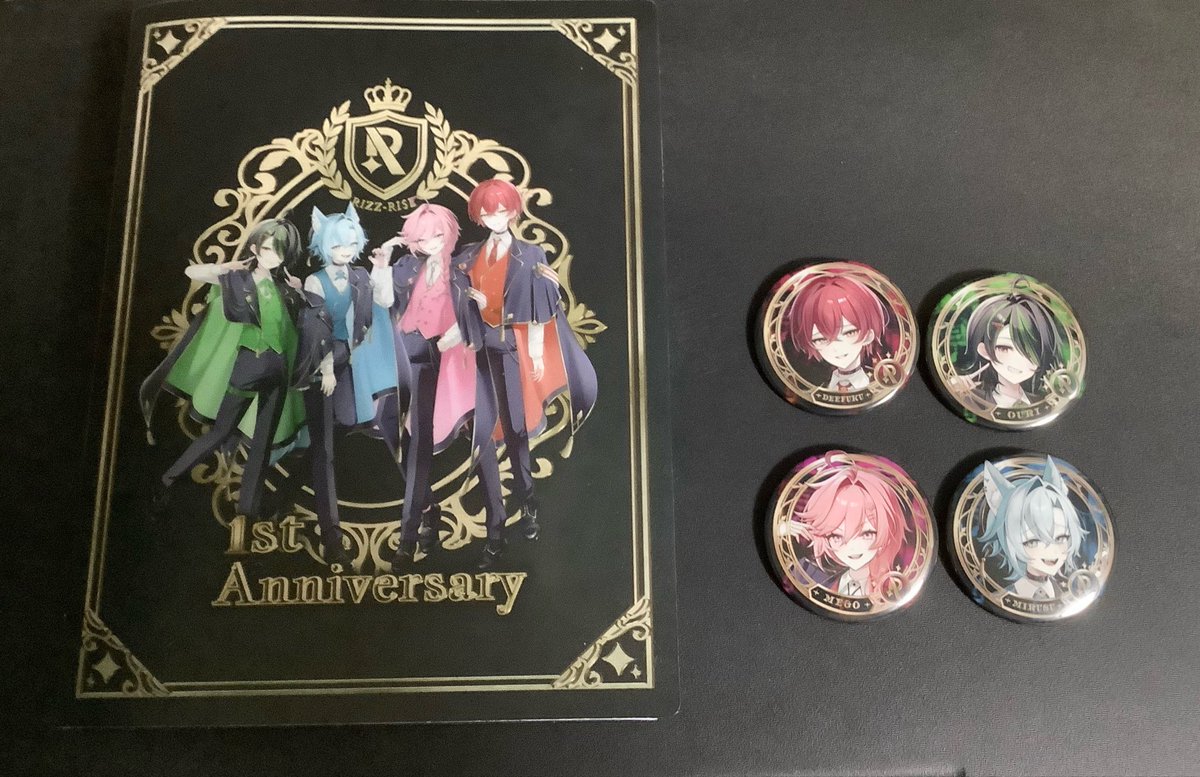 V4R4mnhesu91824's tweet photo. Rizz-Riseのグッズも届きました✨
全体的にシックなデザイン＋魔法学校っぽさもあって かっこカワイイ
特筆すべきはこのファイル📁今まで印刷してきたポストカードがそのまま入っちゃうの良すぎる

#RizzRise https://t.co/smOmObo2Cq