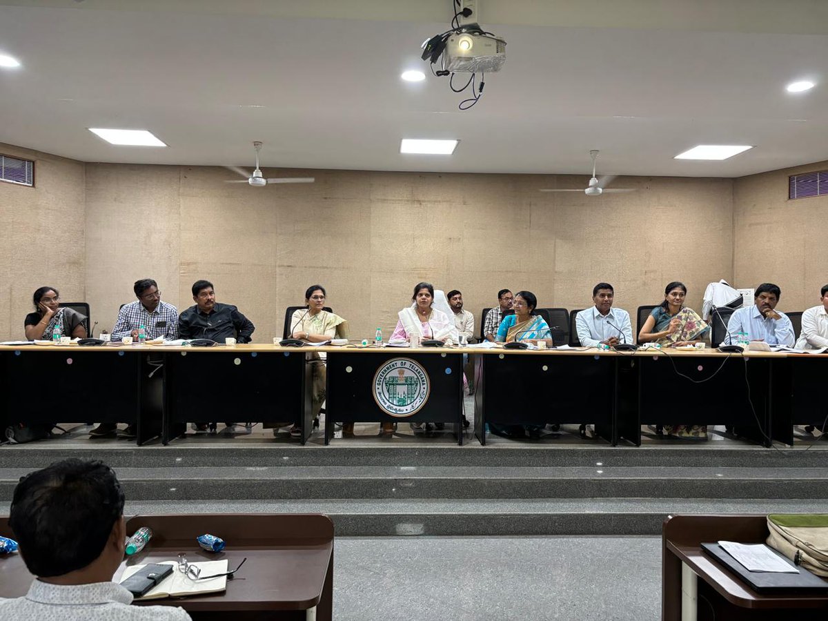 DMHO_NZBTG's tweet photo. **SANKALP Orientation Training Program**
Conducted under the guidance of the District Collector Smt.Ila Tripati &amp; IIHFW Chairperson, Dr. Kavitha reddy with the DM&amp;HO, Dr.Rajasree. In Strengthening healthcare teams for effective public health service delivery.  @Collector_NZB https://t.co/ipg82xvz3P