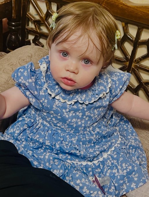liderfiscal's tweet photo. #URGENTE A esta Bebe asesinaron los EEUU en Iran... es la nieta de Ali Khamenei. No quieren que se difunda, no quieren que el mundo sepa de su asesinato, ¿ayudas a difundir? https://t.co/VyhaVo2WCc