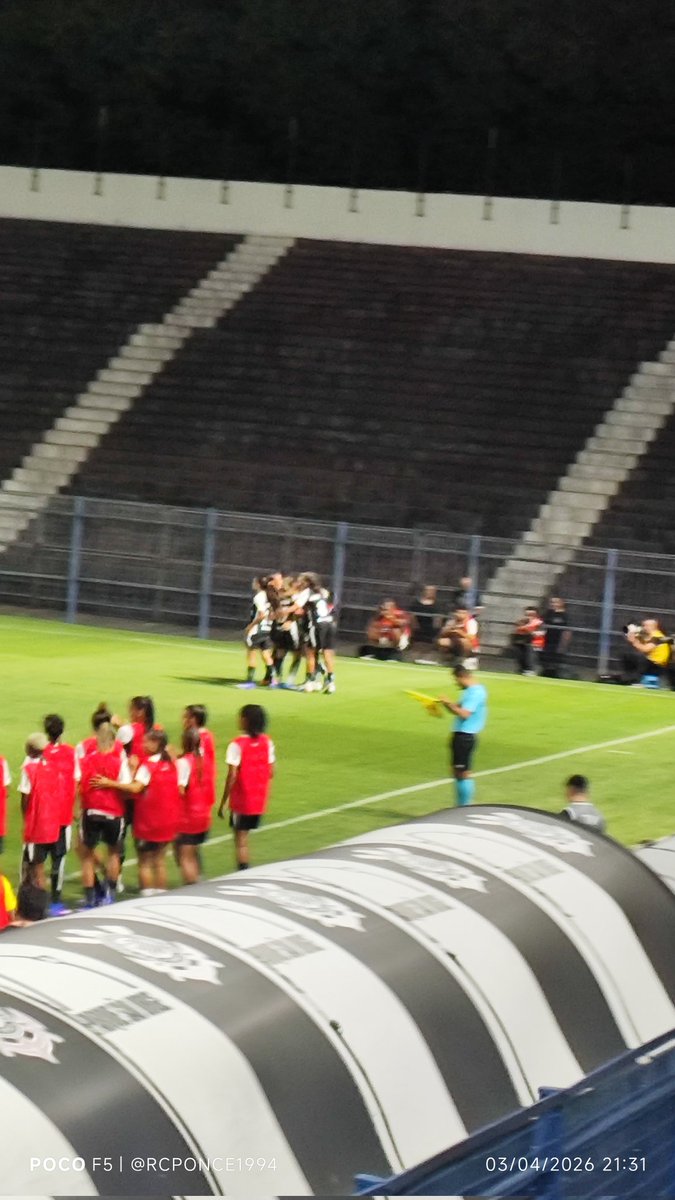 Rcponce1994's tweet photo. "Só acompanha futebol feminino no Twitter" https://t.co/Aytz6ZBE1m