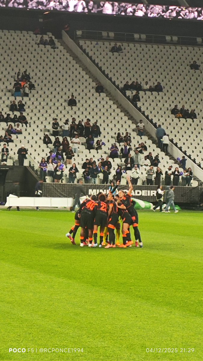 Rcponce1994's tweet photo. "Só acompanha futebol feminino no Twitter" https://t.co/Aytz6ZBE1m