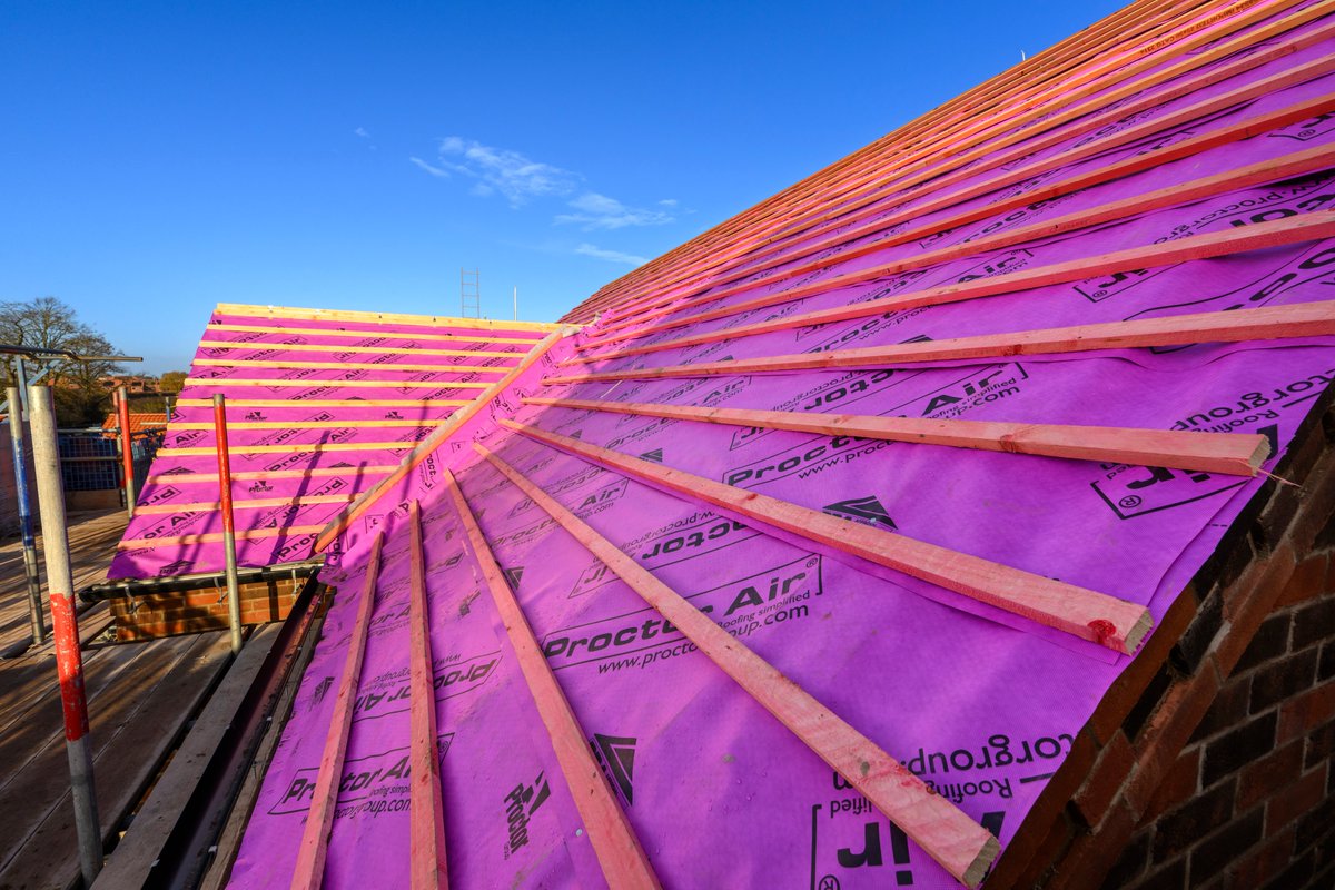 RoofingToday's tweet photo. Find out how @proctorgroup's APLR #underlay, Proctor Air is helping Braddus Homes deliver exceptional quality at its Priory Fields development, providing reliable condensation control while simplifying roof #construction.
🔗 Read the story here: https://t.co/q9TmGAVuZp #roofing https://t.co/bJ1BhFdyRL