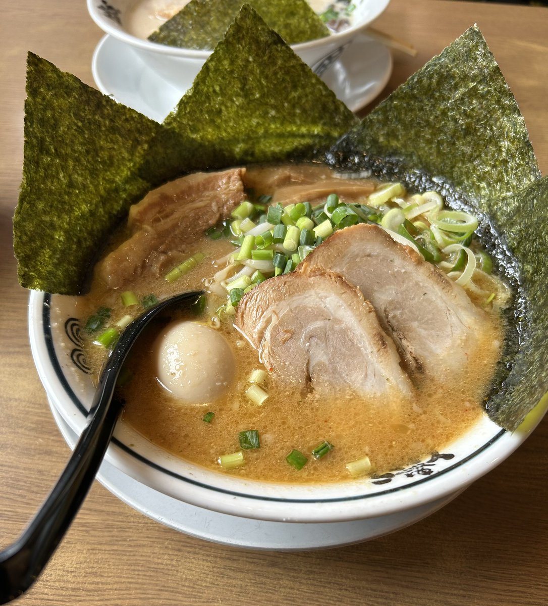 su3gil's tweet photo. 久々にラーメン食べた https://t.co/3amx3ZepZA