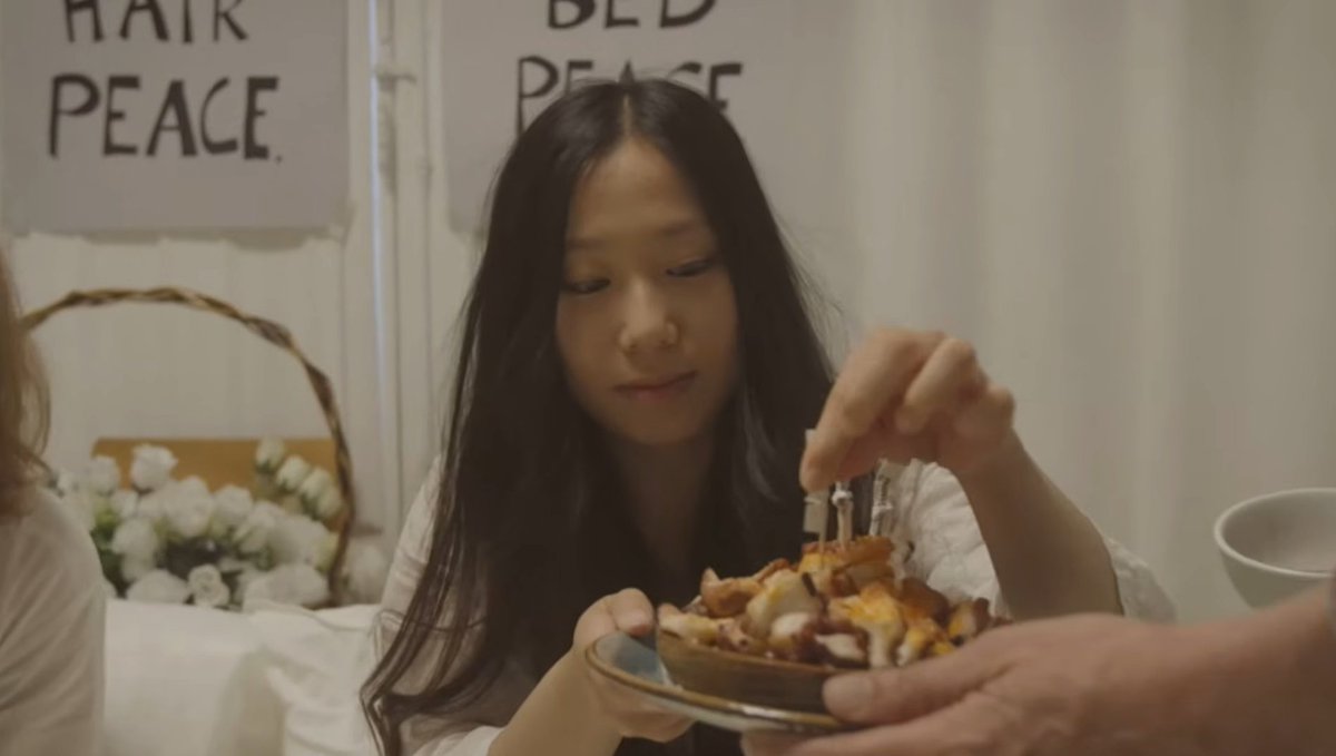 helm_levon's tweet photo. John y Yoko comendo pulpo! Eso sí que é un bed-in en condicións! Sergeant Cañita en acción! O noso army supplier Arenas recibindo unha mazá de mans dun cativo... Máis do que calquera coruñés de ben puidera desexar!
#Coruña #CGAI #RareBeatles #MeltingPot #Galicia #AllInOne https://t.co/ACnpjBtkvy
