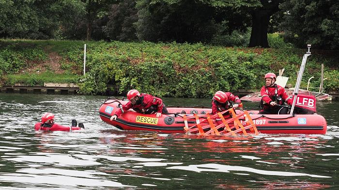 LondonFire's tweet photo. On Monday, our Control Officers had their busiest 24 hours of 2026, taking 1251 calls.

With more hot weather forecast and an elevated wildfire risk, we're asking people to play their part in preventing incidents by taking care around parks and waterways.

https://t.co/AAunFHXqGM https://t.co/yycECTEefl
