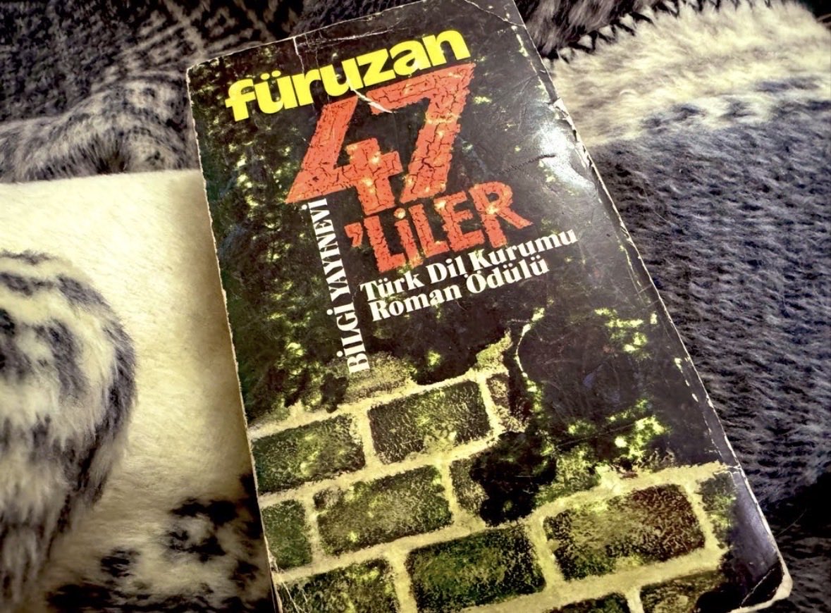 b_kalemim's tweet photo. Bu yıl tanıdığım ve çok sevdiğim 4 yerli yazar ve kitapları 👇 https://t.co/ge5Fc6E0Df