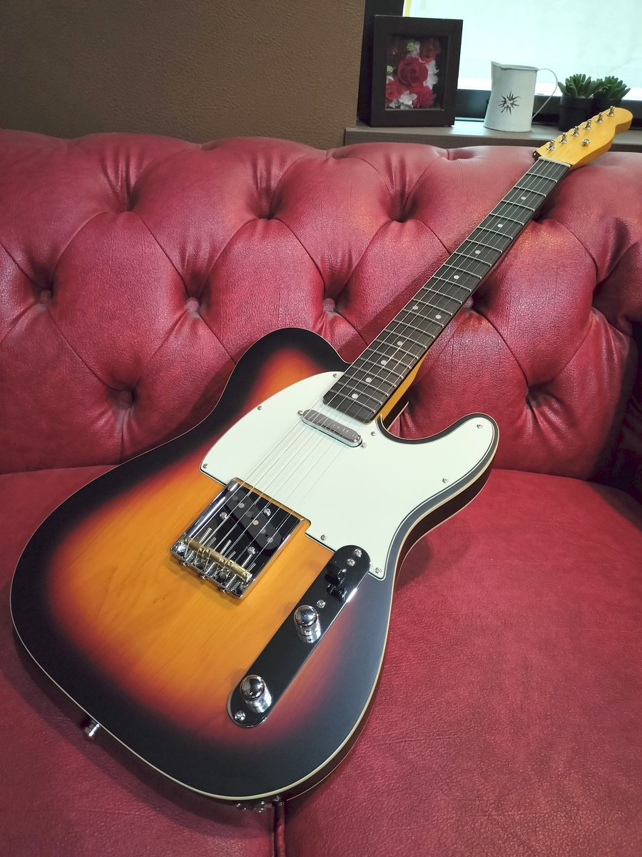 BillySato's tweet photo. ORIGINAL TL Type ￥69,800

テレカスタム最後の1本が完成いたしました。
今回は指板が黒くてとてもカッコ良いです^^

TL Type はセンターでいかに音作りしやすい透明感のある音を出せるか
セレクターを倒したらリードを取れる歪みが出るか
を狙ってます

https://t.co/a0PA2Q8VSF https://t.co/kKk6gOM8rd