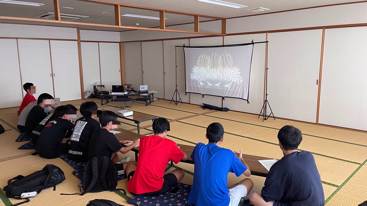 MusicFireworks_'s tweet photo. [実行委員会ボランティアを開催しました！]

実行委員会は、7月5日にうるま市内の施設をお借りして、高校生〜大人を対象としたボランティアを実施しました。

(内容) 花火鑑賞及び感想記入
　　　各種イベント準備に係る作業

#地域貢献 #沖縄県 #うるま市 https://t.co/JSpWkdoPtU