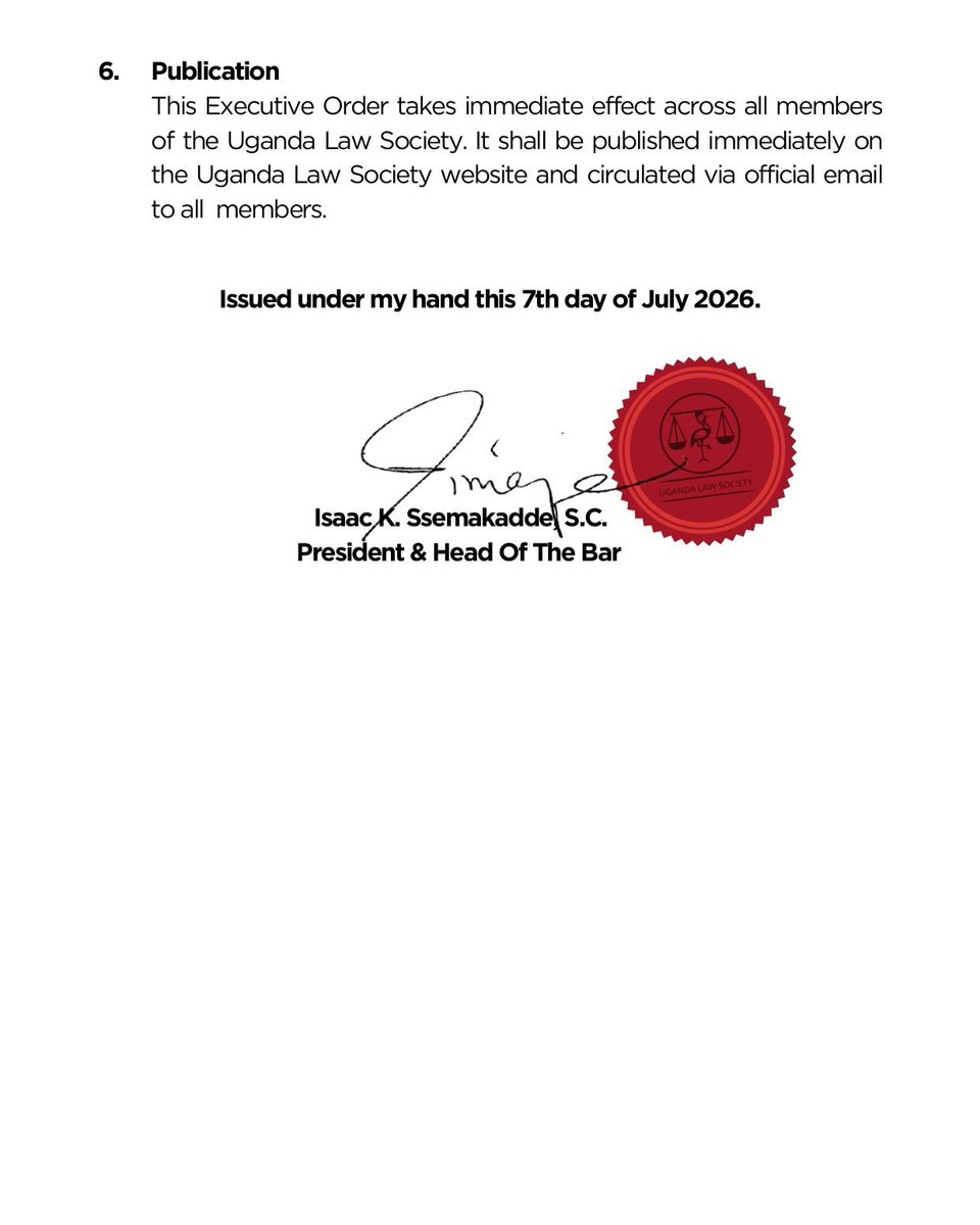 PulseNigeria247's tweet photo. UGANDA LAW SOCIETY BANS
LAWYERS FROM CALLING
JUDGES “MY LORD” ⚖️🚨 https://t.co/e0WHidsEHm