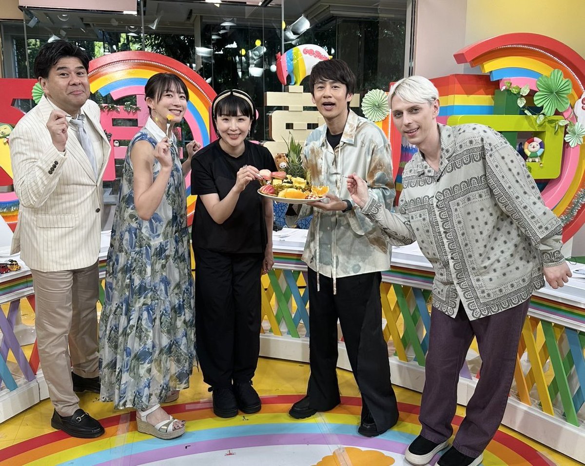 gojimu's tweet photo. 日刊BINKANランキングでは中丸さんの趣味であるフルーツカットの話題に🍍
フルーツカットを実演していただき、素晴らしいカット技術で数字の5️⃣も表現！

恋のこじらせレスキュー隊🚨
生電話で視聴者の恋愛相談にアドバイス🫶
まずは告白！という結論になりました💌

中丸さん原作アニメ『地球大好き！きっくん』第二話放送でした✨️

明日もお楽しみに〜🌈

#gojimu