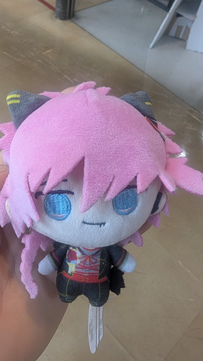 _ArS_ichu's tweet photo. ラトお迎え
いくらかかったかは察してください(アニメイトにある20回プレイすると獲れるまでできるやつです) https://t.co/zZNl6ZRrFW